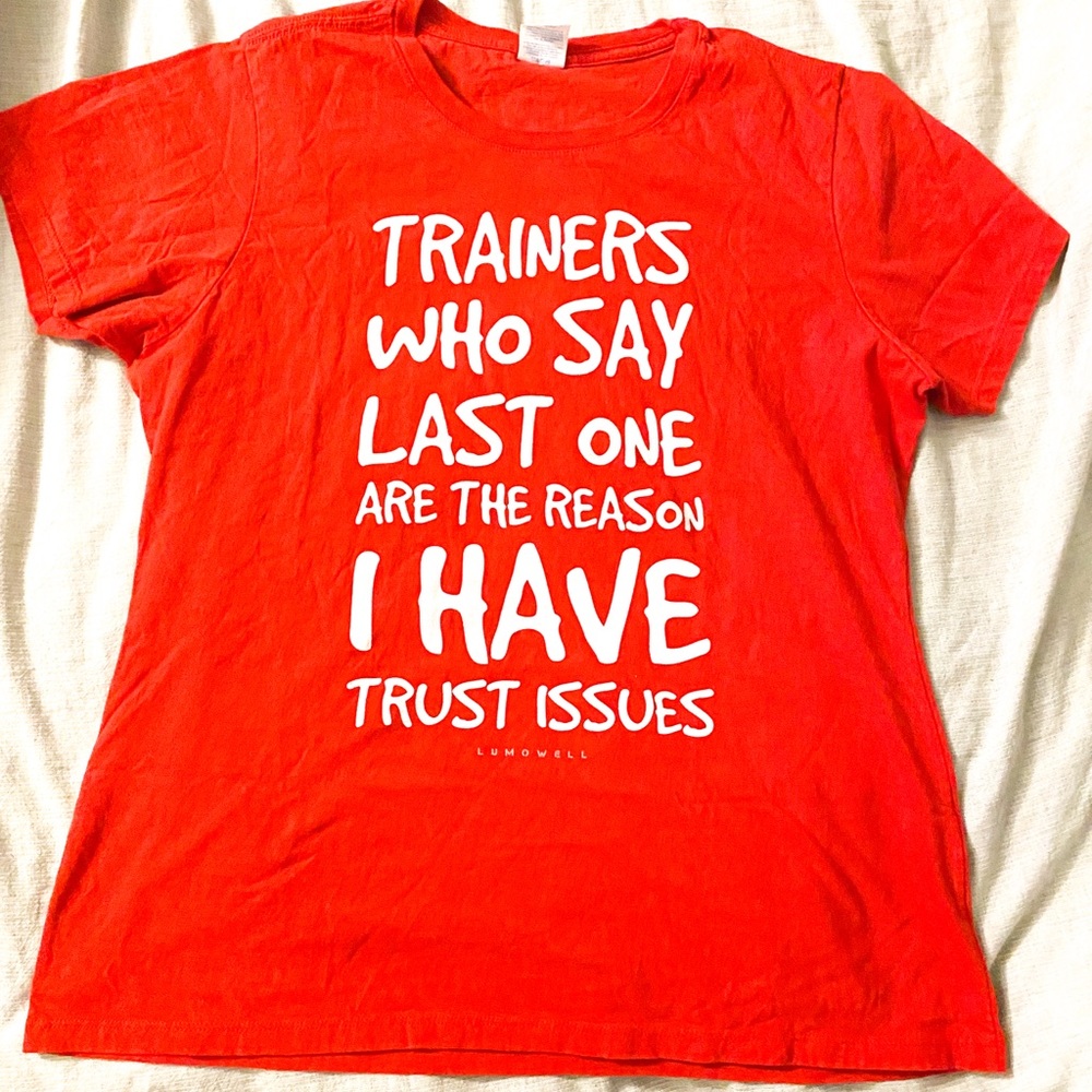 Graphic Trainer - XL - Women’s T-shirt - Smoke Free